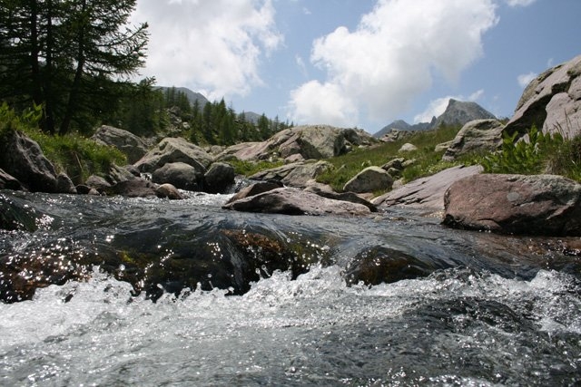  内维尔山谷远足 